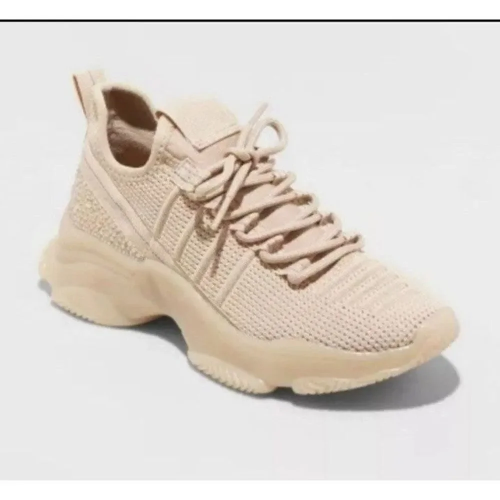 Ladies Nude Super cute Trendy Sneakers Blush Color sz 8.5